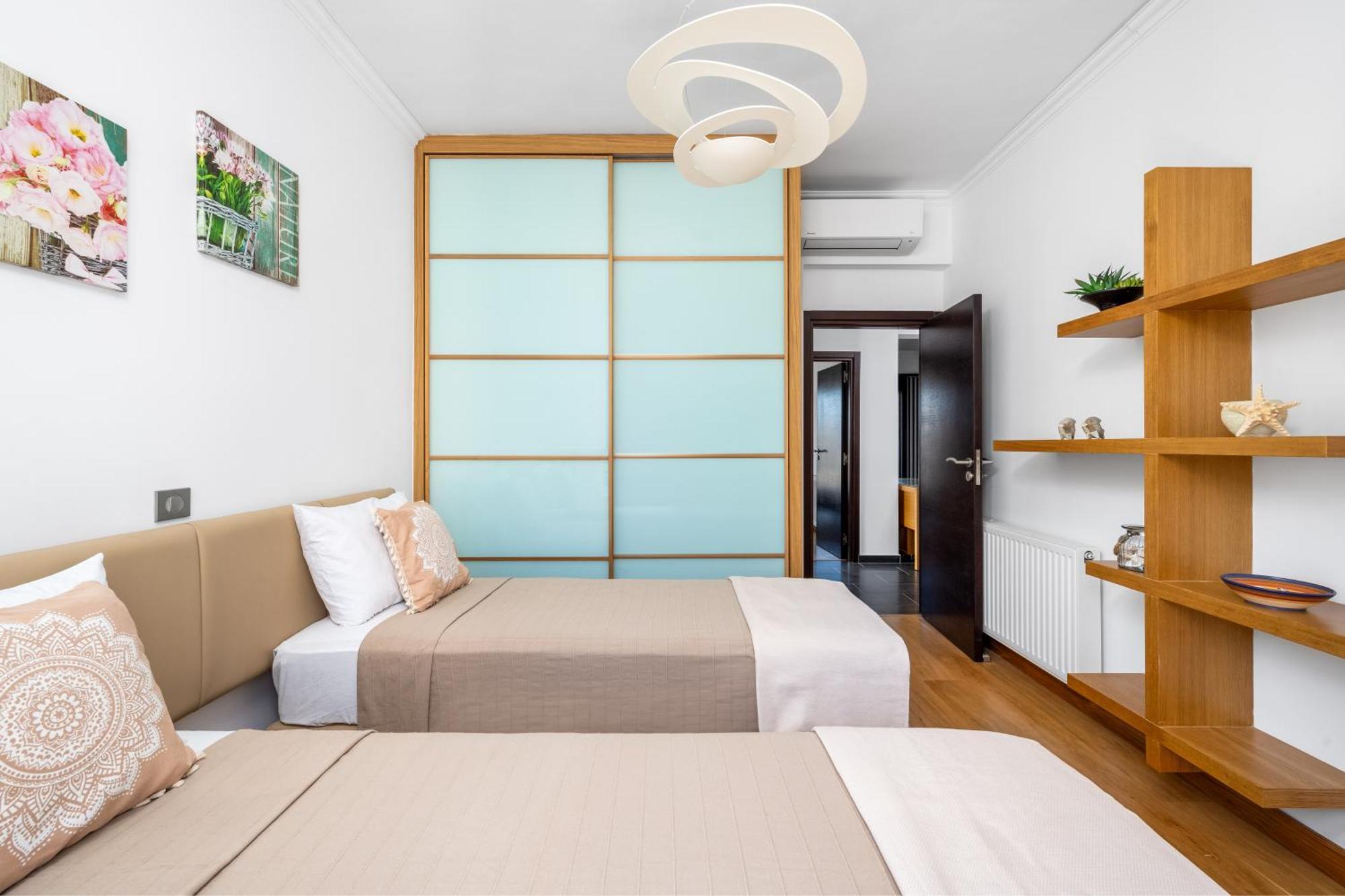 Rhodes Center Luxury Apartment *
