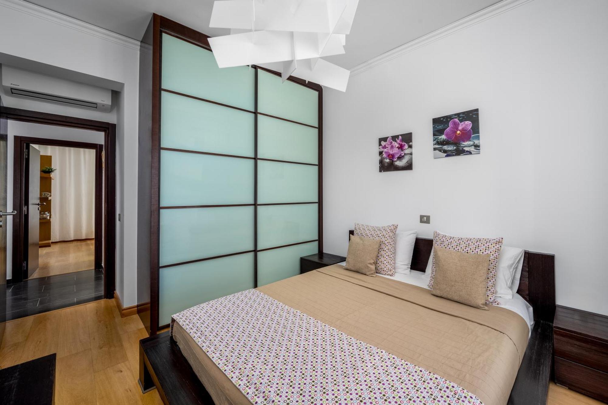 Rhodes Center Luxury